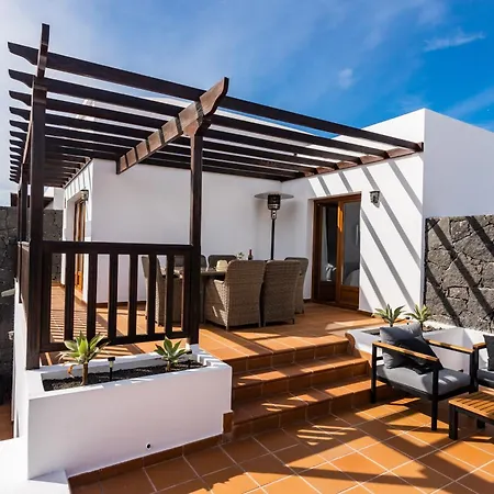 Casa Familia Villa